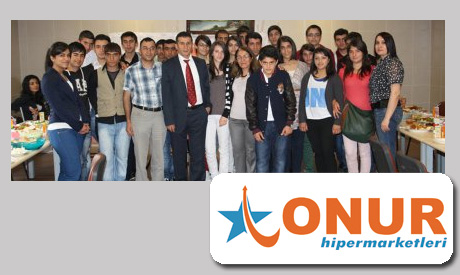 Onur Hipermarketleri 19 Mayıs'ı Erzincan’dan misafir getirdiği 19 gençle kutladı.