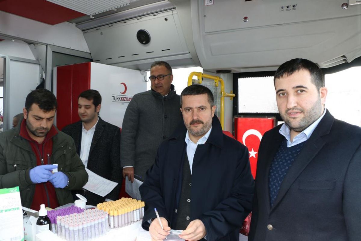 ONUR MARKET’TEN KIZILAY’A KAN BAĞIŞI DESTEĞİ