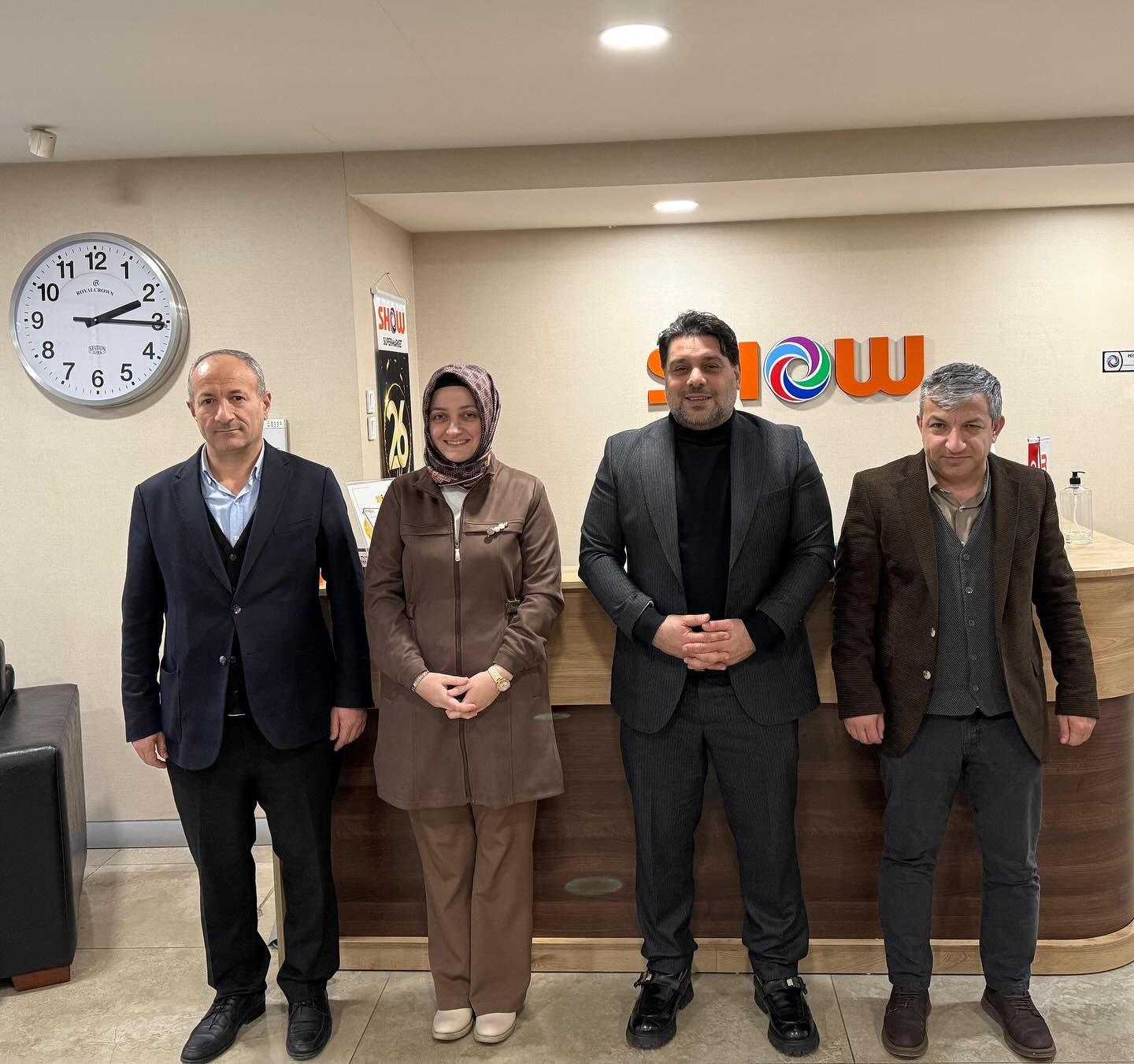 Başkanımız Faruk Güzeldere, Değerli Üyemiz Show Market ‘i ziyarette bulundular.