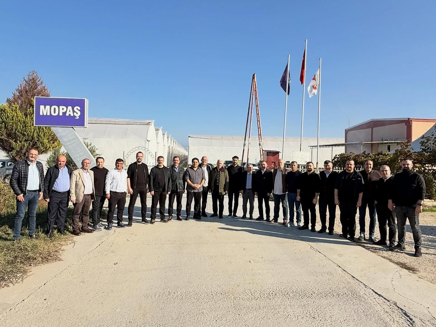 Başkanımız Rahmi Kartal liderliğindeki İstanbul PERDER heyeti olarak, değerli üyemiz Mopaş Market’in Manisa Salihli’deki Mopaş Tarım İşletmesi’ni ziyaret ettik.