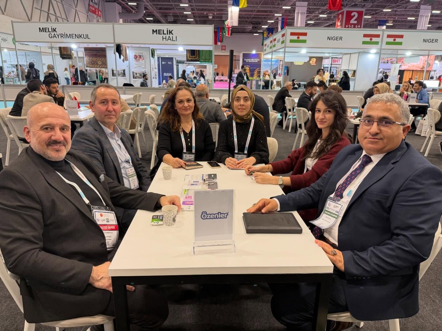 26-29 Kasım tarihlerinde İstanbul Fuar Merkezi’nde düzenlenen İstanbul Helal EXPO Fuarına İstanbul PERDER üyesi profesyonel satın alma heyetimizle katılım sağladık